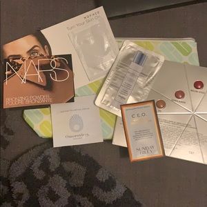 10 makeup and skin samples plus Clinique bag